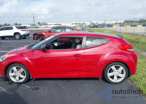 2013 Hyundai Veloster Base W/Gray from USA, damaged, VIN KMHTC6AD7DU145703